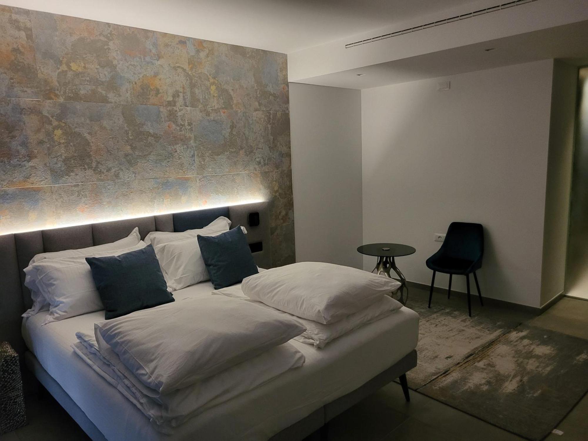 Attilio High Living Suites - Adults Only Торри-дель-Бенако Номер фото