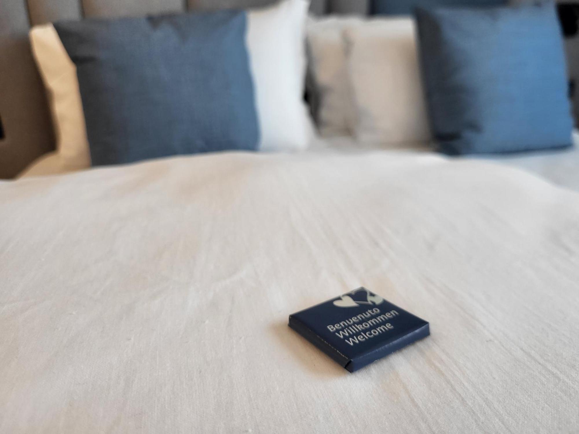 Attilio High Living Suites - Adults Only Торри-дель-Бенако Номер фото