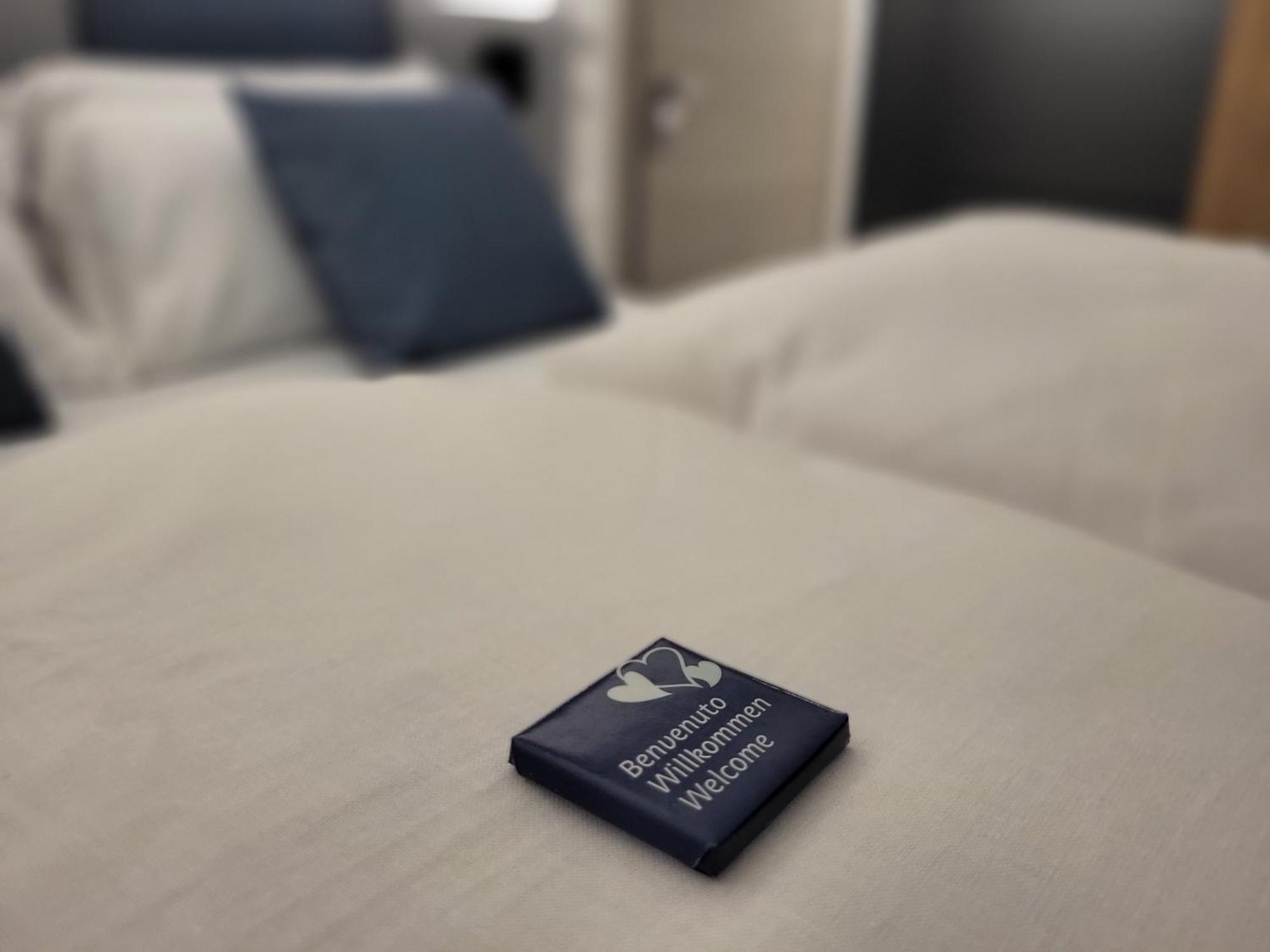 Attilio High Living Suites - Adults Only Торри-дель-Бенако Экстерьер фото