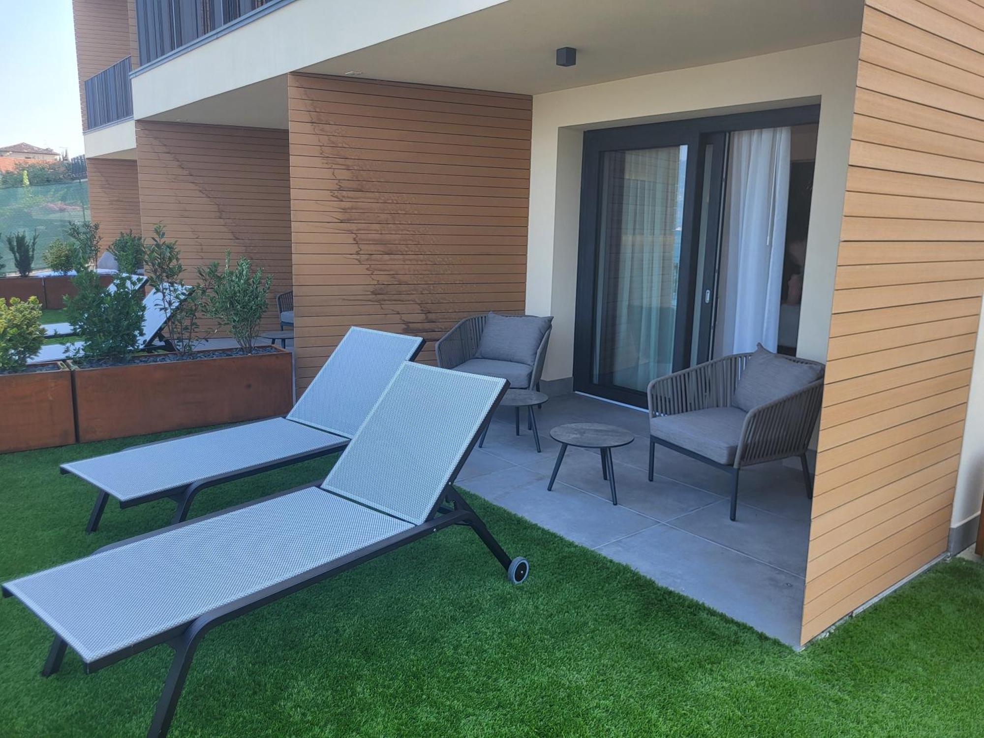 Attilio High Living Suites - Adults Only Торри-дель-Бенако Номер фото